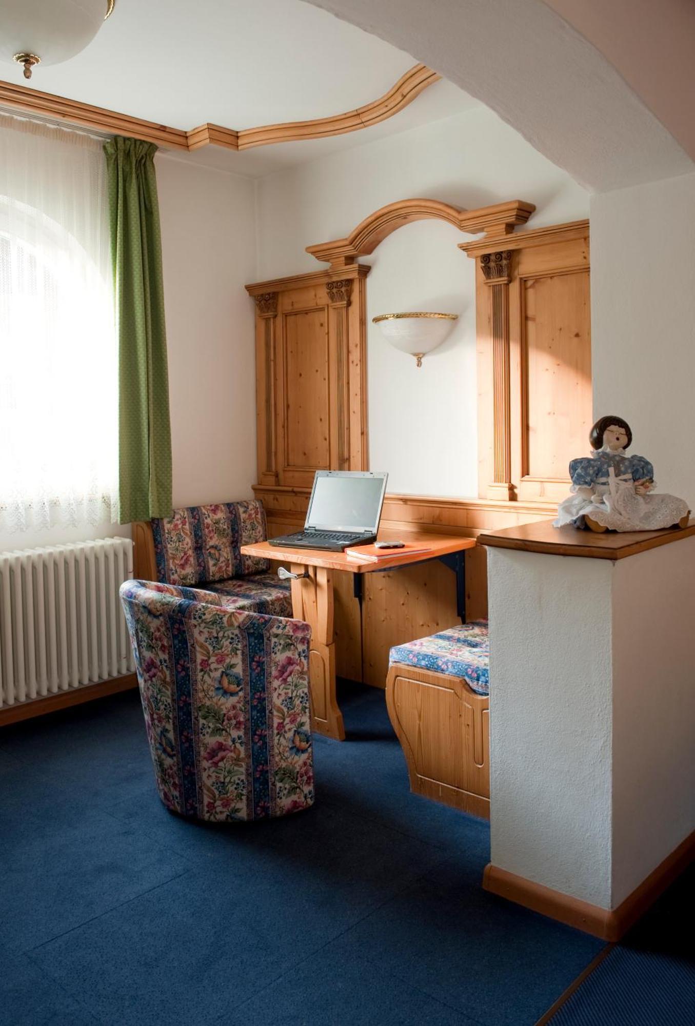 Hotel Alaska Campitello di Fassa Esterno foto