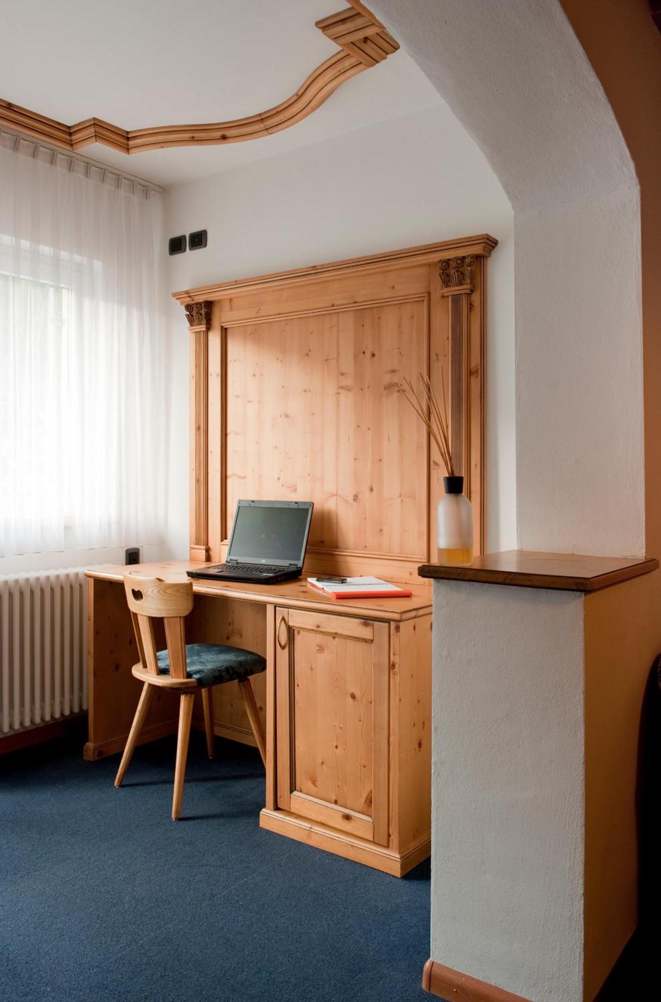 Hotel Alaska Campitello di Fassa Esterno foto