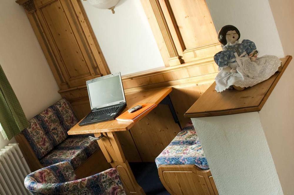 Hotel Alaska Campitello di Fassa Esterno foto