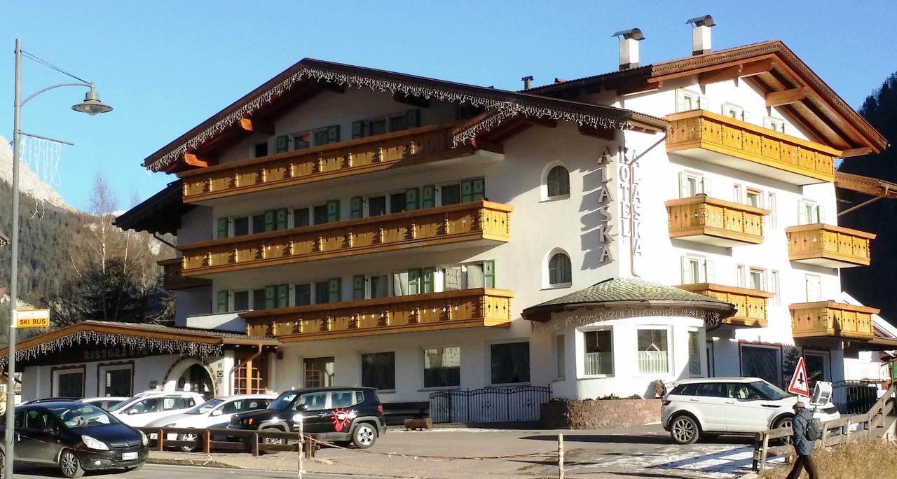 Hotel Alaska Campitello di Fassa Esterno foto